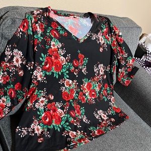 3/4 sleeve Pioneer Woman floral top